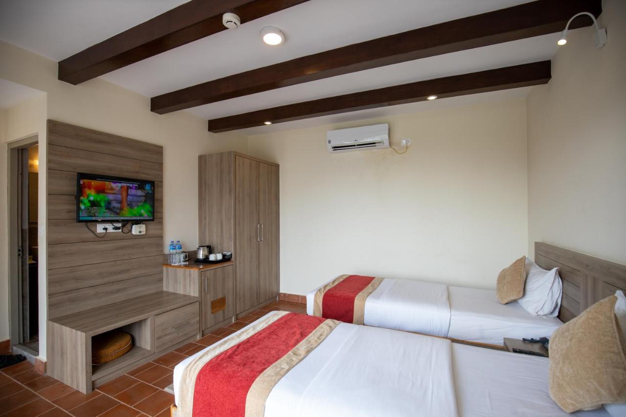 Gateway Himalaya Resort Ghanpokhara Extérieur photo