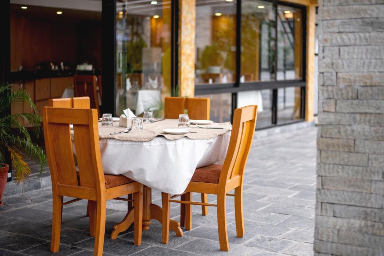 Gateway Himalaya Resort Ghanpokhara Extérieur photo