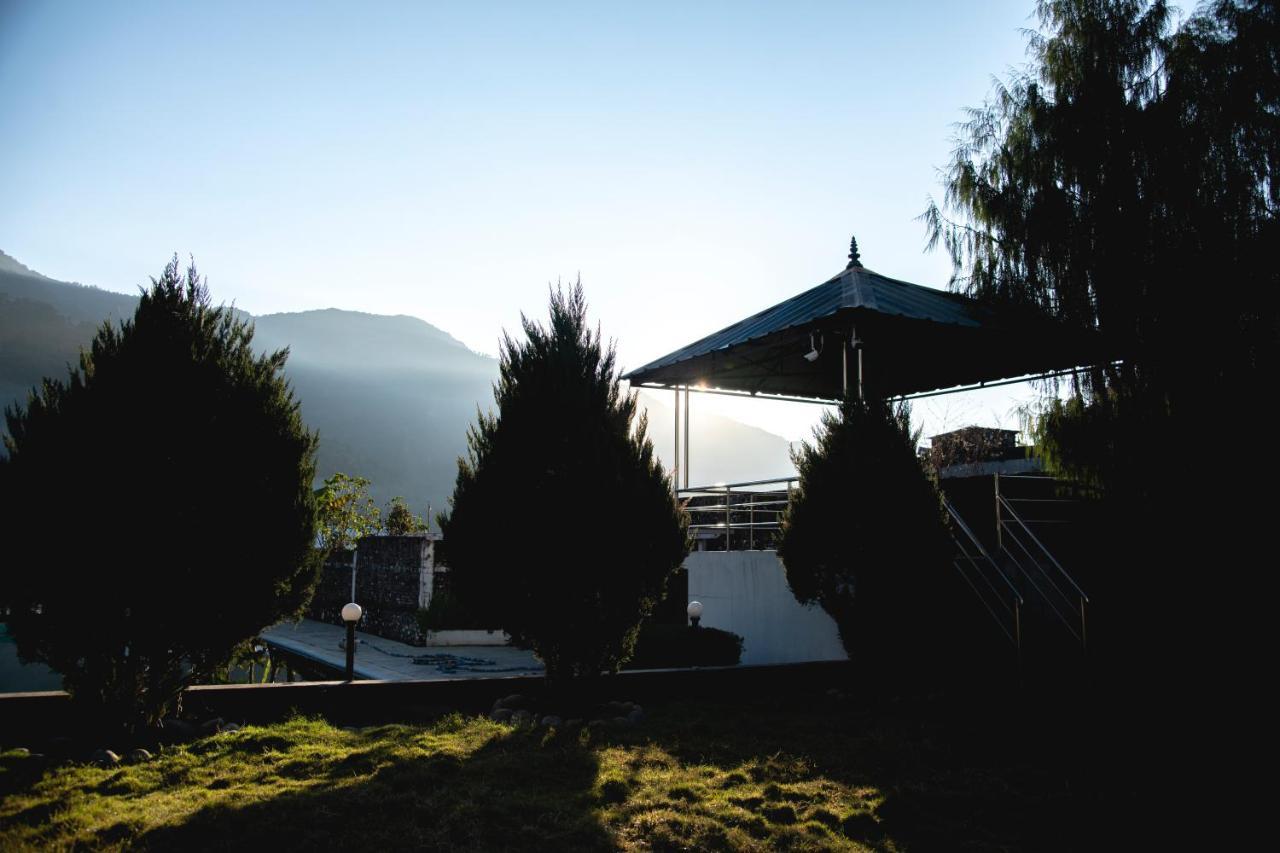 Gateway Himalaya Resort Ghanpokhara Extérieur photo