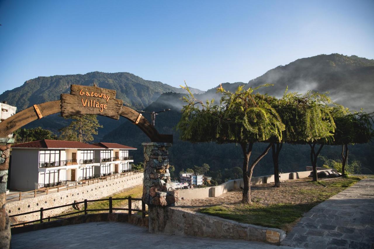 Gateway Himalaya Resort Ghanpokhara Extérieur photo